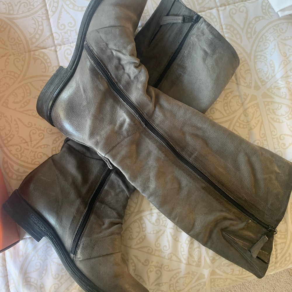 Miz Mooz Vibrant Orange Box